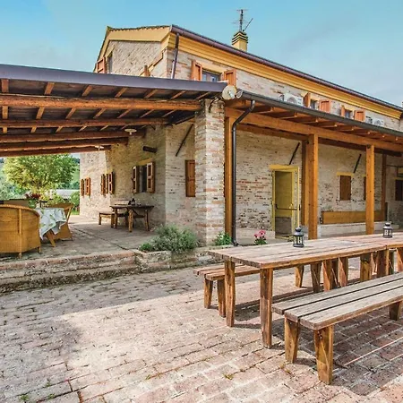 Five-bedroom Holiday In Fermo Fm Hébergement de vacances Monterubbiano