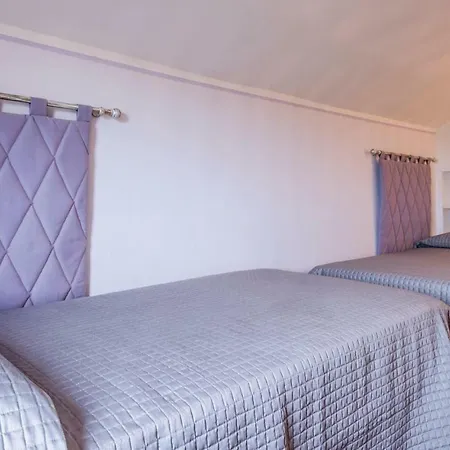 Five-bedroom Holiday In Fermo Fm * Monterubbiano