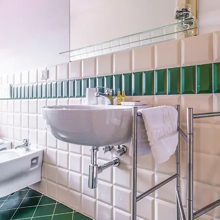 Five-bedroom Holiday In Fermo Fm *